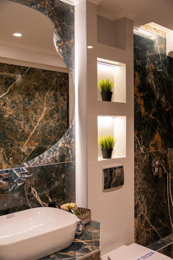 Sithoniars Luxury Ground Floor Apartment With Private Garden Neos Marmaras Extérieur photo